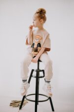 T-shirt oversize Axel Teddy beige - obrazek 4