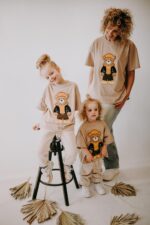 T-shirt oversize Axel Teddy beige dla mamy - obrazek 7