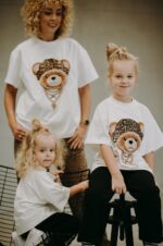 T-shirt oversize Elliott Teddy cream dostępna od ręki - Image 16