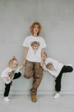 T-shirt oversize Elliott Teddy cream dla mamy - Image 11