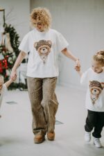 T-shirt oversize Elliott Teddy cream dla mamy - Image 3