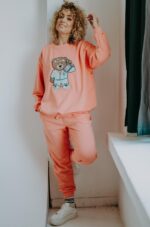 Spodnie dresowe morela Funky Teddy dla mamy i taty dostępne od ręki - obrazek 2