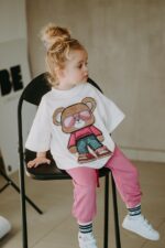T-shirt oversize Rosie Teddy ecrie dostępny od ręki - obrazek 2