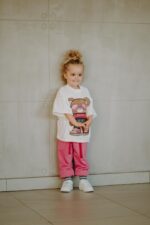 T-shirt oversize Rosie Teddy ecrie dostępny od ręki