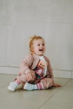 T-shirt oversize Mia Teddy cream dostępna od ręki - Image 10