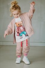 T-shirt oversize Mia Teddy cream dostępna od ręki - Image 7