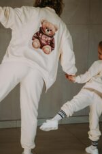 Spodnie dresowe ecrie Biscuit Teddy dla mamy i taty - Image 6