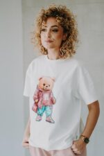 T-shirt oversize Mia Teddy cream dla mamy i taty - Image 4