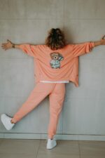 Spodnie dresowe morela Funky Teddy dla mamy i taty dostępne od ręki - obrazek 6