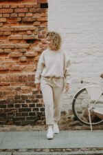 Bluza Basic oversize beżowa - Image 5