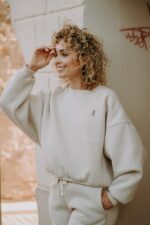 Bluza Basic oversize beżowa - Image 11