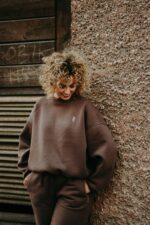 Bluza Basic oversize czekoladowa - Image 6