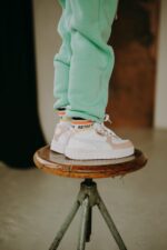 Spodnie dresowe miętowe dostępne od ręki - obrazek 4