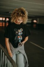 T-shirt oversize Black Robot Teddy dla mamy i taty - Image 6