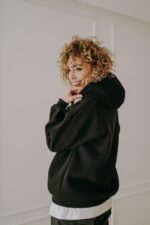 Bluza basic oversize klasyczna czarna - obrazek 3