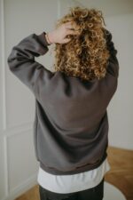 Bluza basic oversize klasyczna szara - obrazek 4