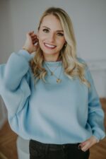 Bluza Basic oversize krótka błękitna - obrazek 6