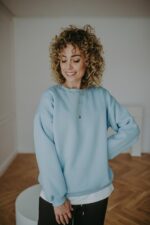 Bluza basic oversize klasyczna błękitna - obrazek 5