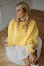 Bluza Basic oversize krótka żółta - obrazek 3