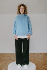Bluza basic niebieska z kapturem - obrazek 2