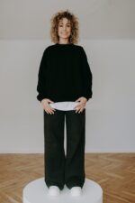 Bluza basic czarna bez kaptura - obrazek 2