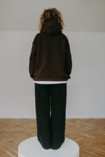 Bluza basic czekoladowa z kapturem - obrazek 3