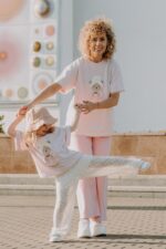 T-shirt oversize Sophie Teddy dla mamy i taty - obrazek 4