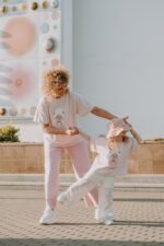 T-shirt oversize Sophie Teddy dla mamy i taty - obrazek 5